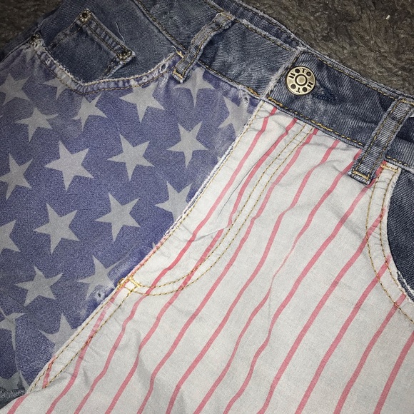 Topshop American flag high waisted denim shorts - Picture 3 of 3